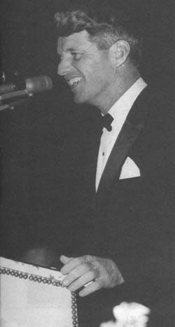 美國歷史上第一次總統候選人在競選時遇刺身亡