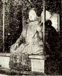 日本中大兄皇子發動政變，誅殺權臣蘇我入鹿