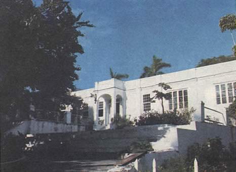 美國小說家海明威逝世