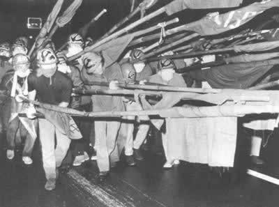 日本數千學生示威要求歸還沖繩島