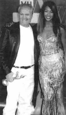 意大利時裝設計師范思哲遇刺