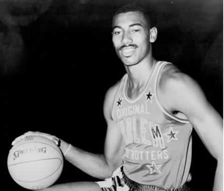 美國籃球明星張伯倫出生