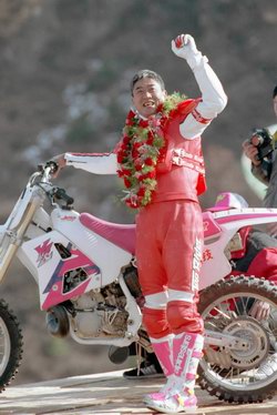 柯受良宣布將駕車飛越長城