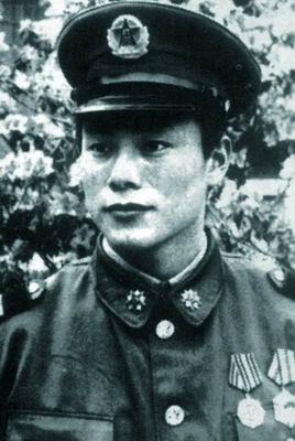 江澤民高度贊揚(yáng)徐洪剛不畏強(qiáng)暴