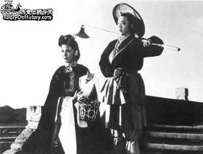 黃梅戲表演藝術家嚴鳳英被迫害致死