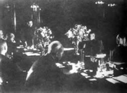 國共兩黨就國內和平協定舉行談判